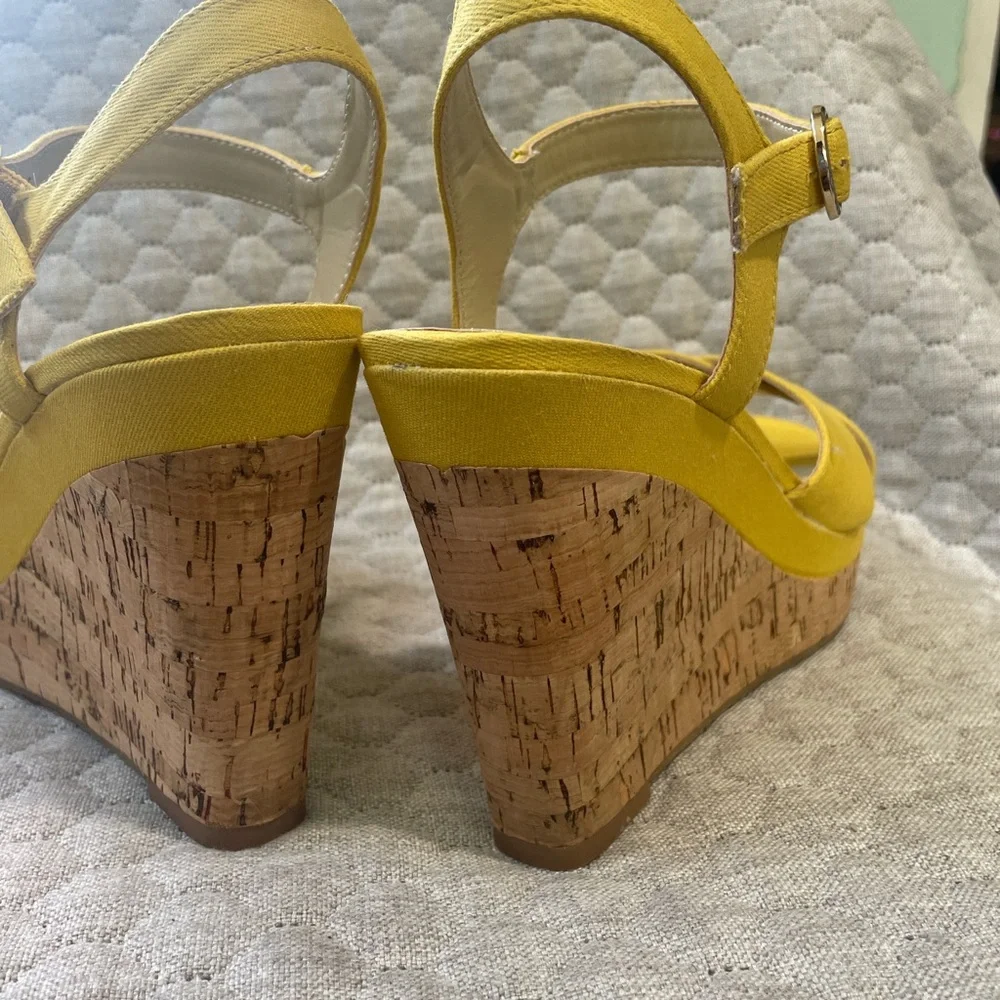 Chic Yellow Sandals with Adjustable Strap